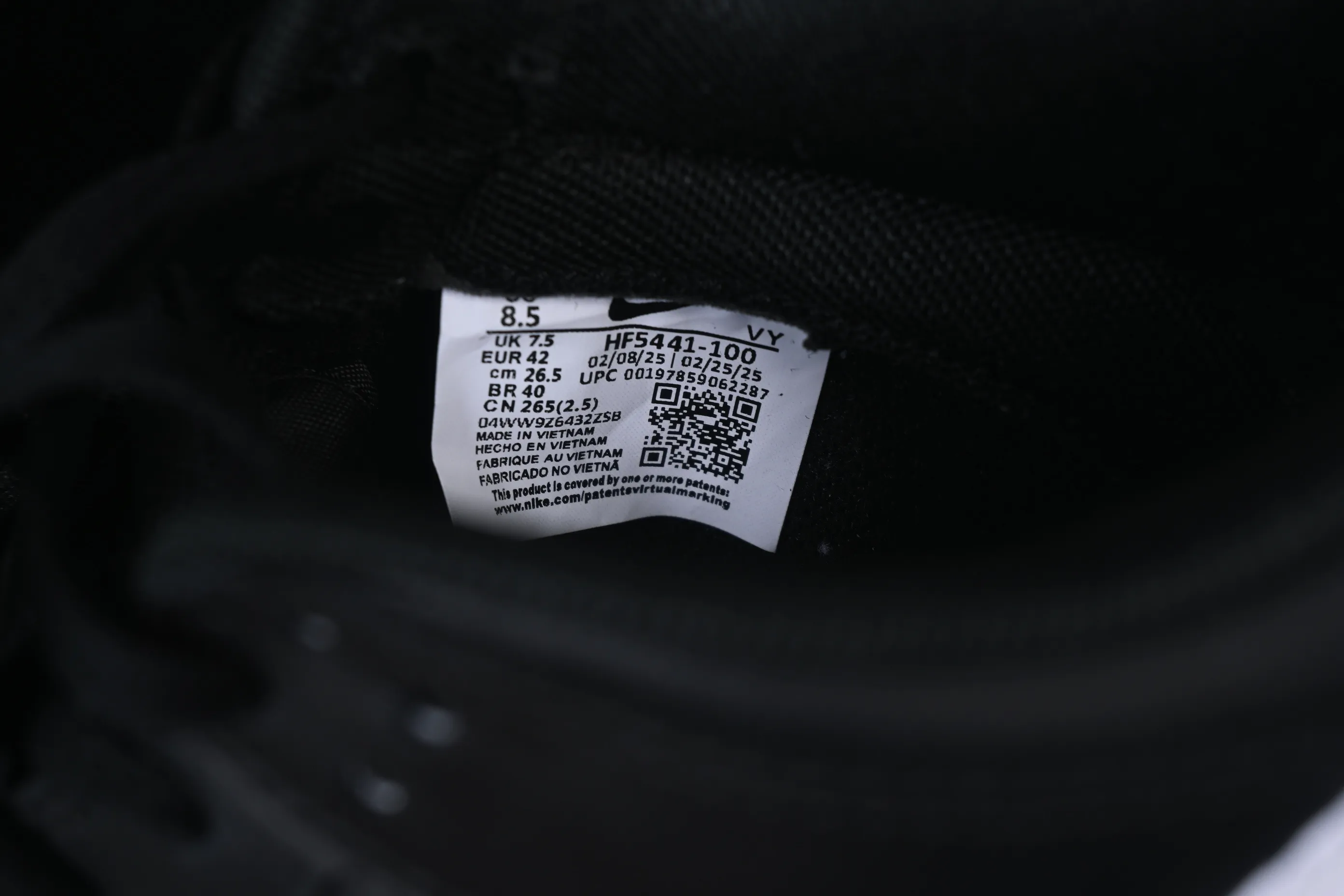 All categories Nk SB Dunk Series Nk SB Dunk Low High-end customized low-top sneakers Nike SB Dunk Low All black and white hook Anniversary high-end customized low-top casual sneakers HF5441-100